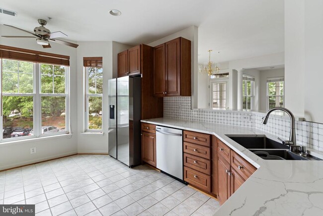 Building Photo - 1021 Leeward Way