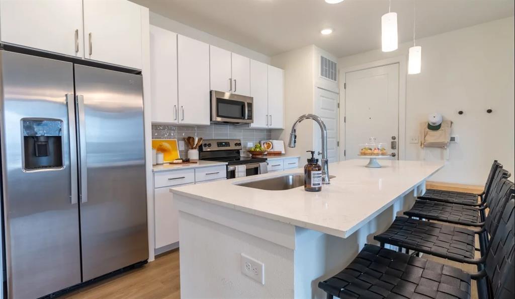 202 W Loop 1604 N Unit 13201, San Antonio, TX 78245 Room for Rent in