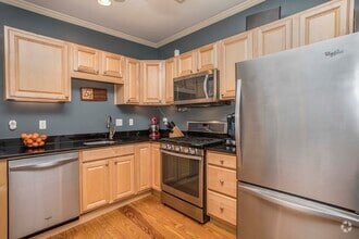 Building Photo - 633 Dorchester Ave