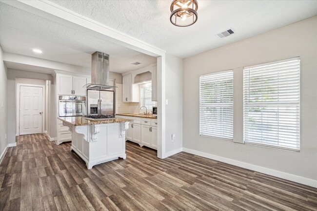 Building Photo - 6812 Avenue Q