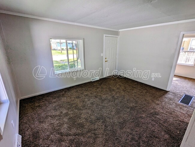 Building Photo - Move-In Ready 3-Bedroom Ranch with Modern Updates