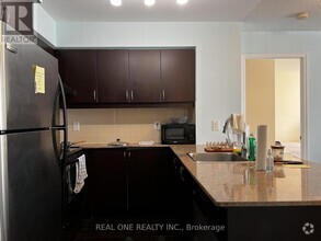 Building Photo - 27-727 Rean Dr