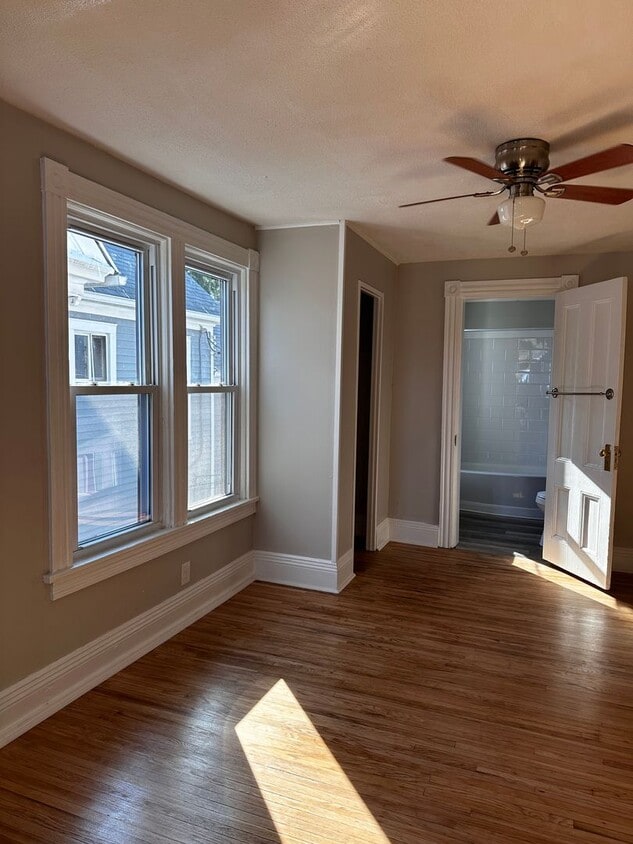 Building Photo - 381 Meigs St