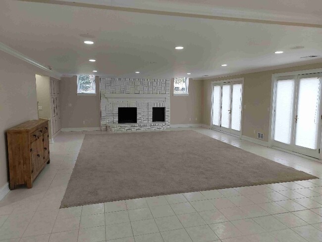 Building Photo - 44265 Riverview Ridge Dr