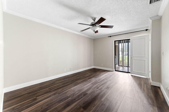 Foto del edificio - 3757 Cocoplum Cir