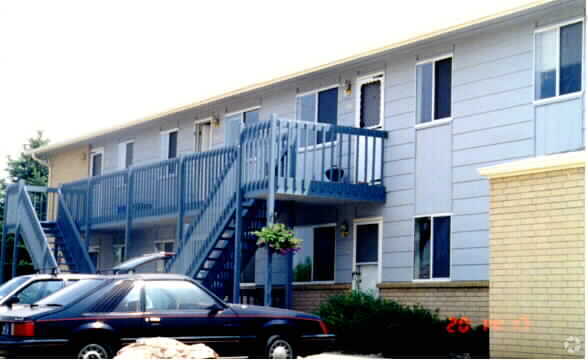 Primary Photo - 2003 Terry St