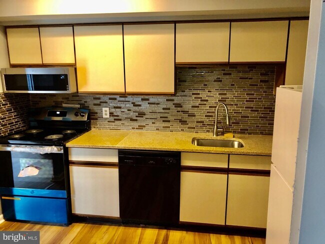 Foto del edificio - 1575 W St Rd