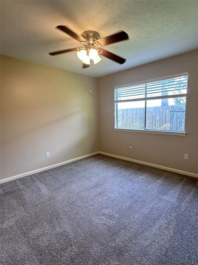 Foto del edificio - 1814 Grove Ct Dr