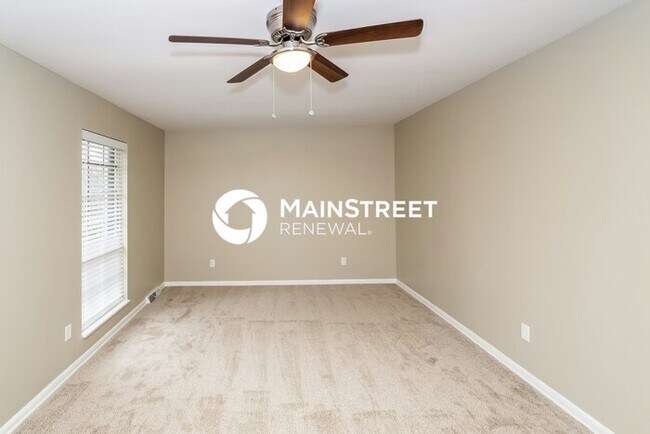 Building Photo - 3 Bedroom Pet-Friendly Home in Birmingham, AL with Main Street Renewal