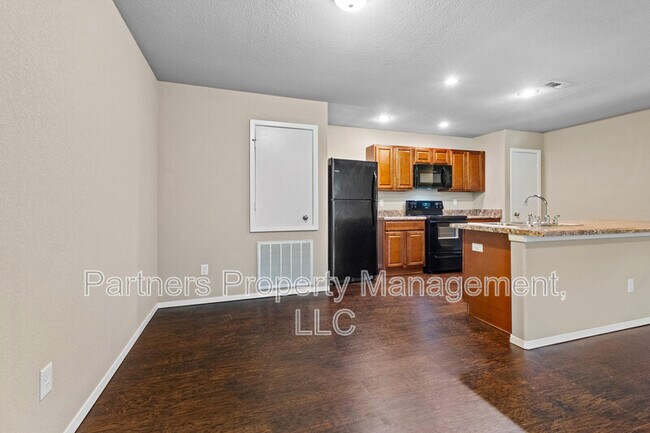 Foto del edificio - 218-220 W Marietta Way