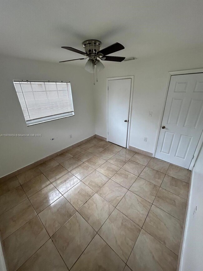 Foto del edificio - 1907 SW 99th Terrace