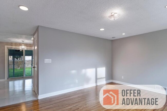 Building Photo - 11 Wellington Rd