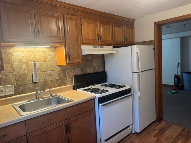 Photo - 11 Brattle St Apartments