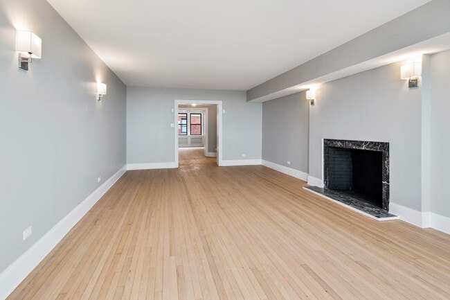 Building Photo - 7000 S South Shore Dr