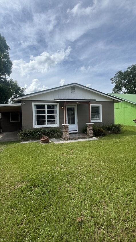 Front of the house - 1010 Timor Ave