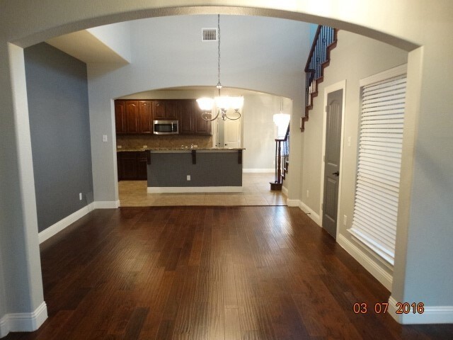 Building Photo - 924 Eagle Creek Trail