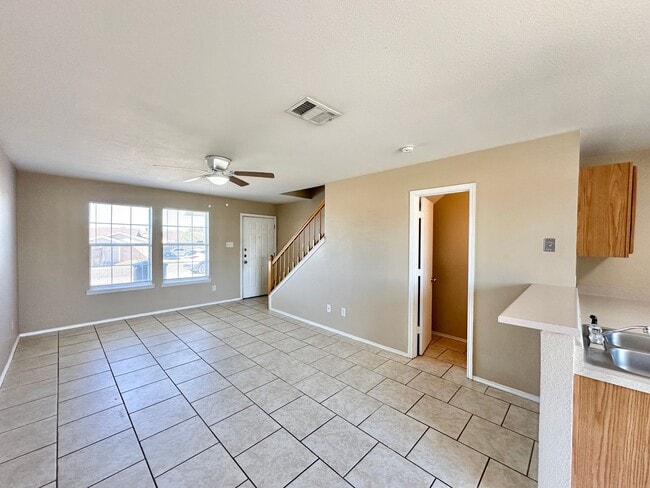 Building Photo - 5910 Greengate Dr