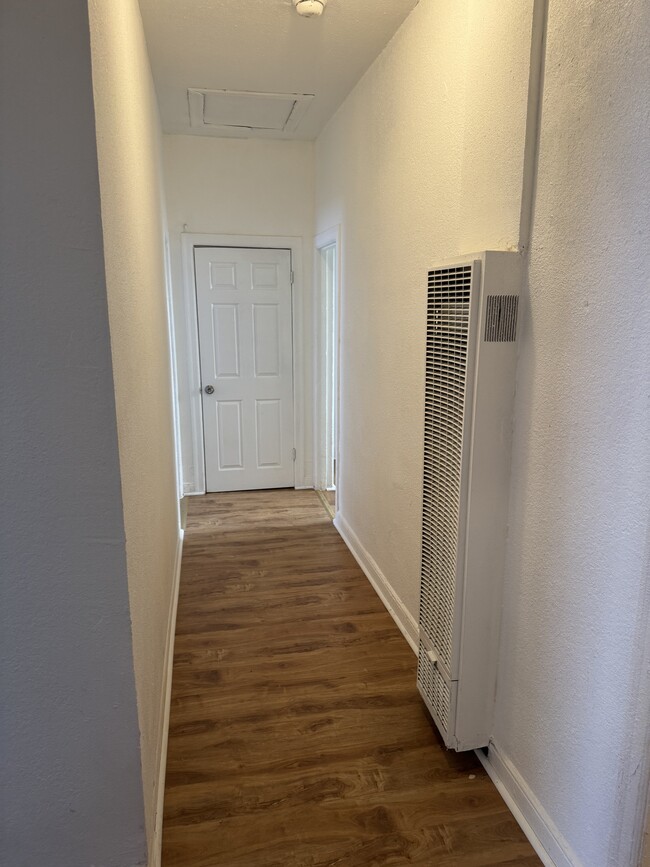 Building Photo - 256 W Florence Ave