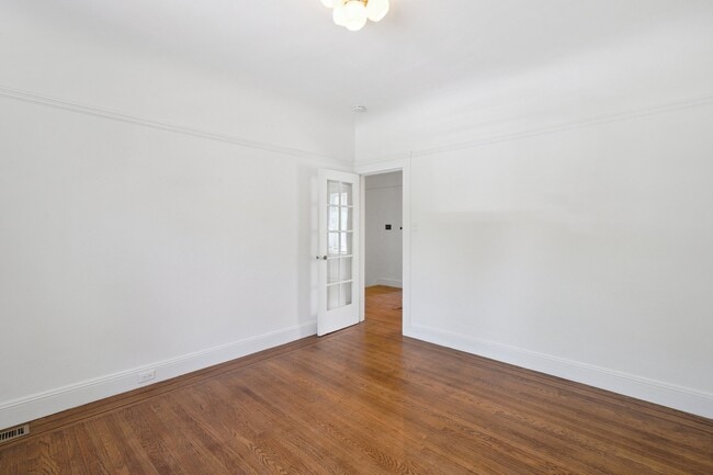 Building Photo - 1431 Quesada Ave