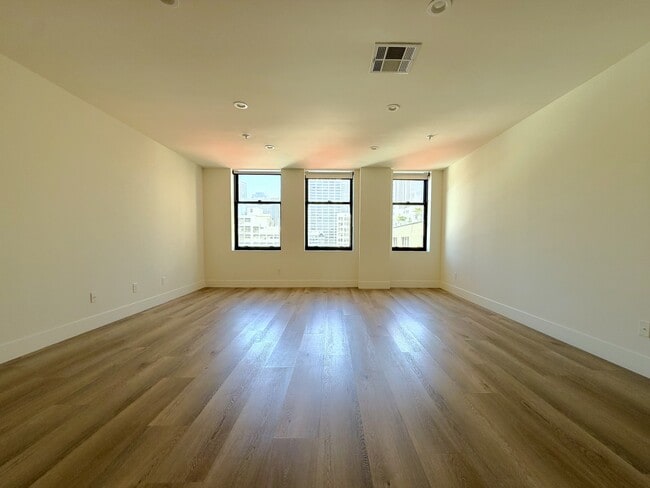 Living Room - Premiere Towers