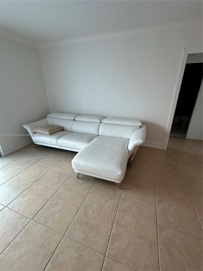 Foto del edificio - 400 Kings Point Dr