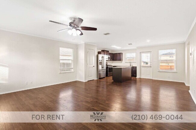 Foto del edificio - "Charming 3-Bed Sanctuary with 2 Full Baths in Desirable San Antonio Neighborhood - 1497 Sq Ft of...