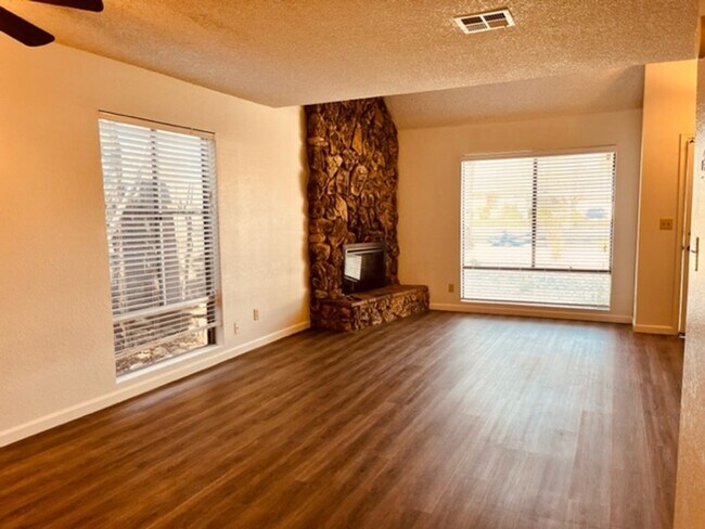Foto del edificio - 6217 Riverside Blvd
