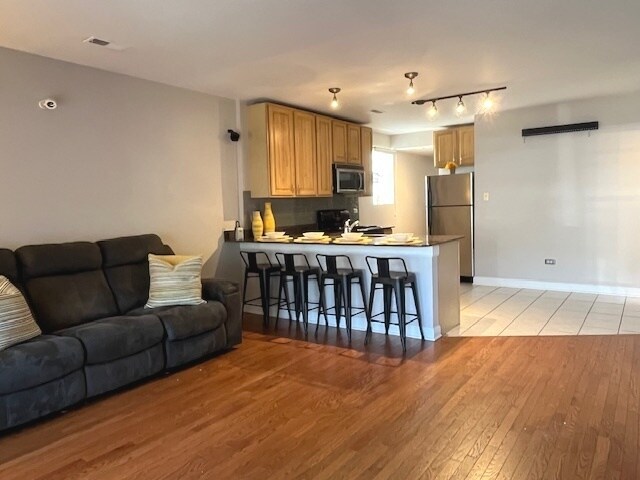 Foto del edificio - 2415 W Harrison St