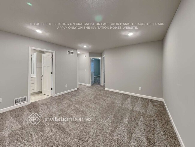 Foto del edificio - 10900 Everest Pl N