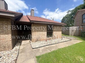 Building Photo - 614 Lost Springs Ct