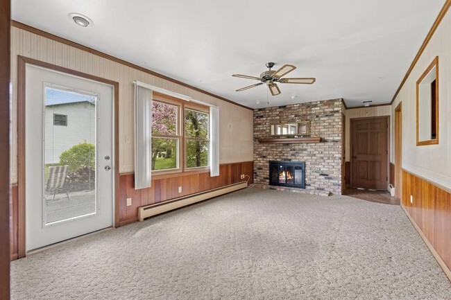 Building Photo - 2907 Greenbriar Dr