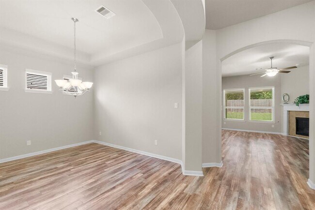 Foto del edificio - 3534 Woods Estates Dr
