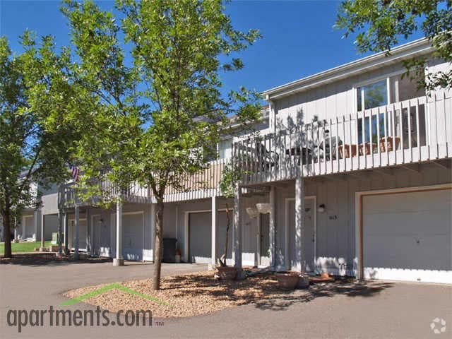Community - Brick Pond Apartments