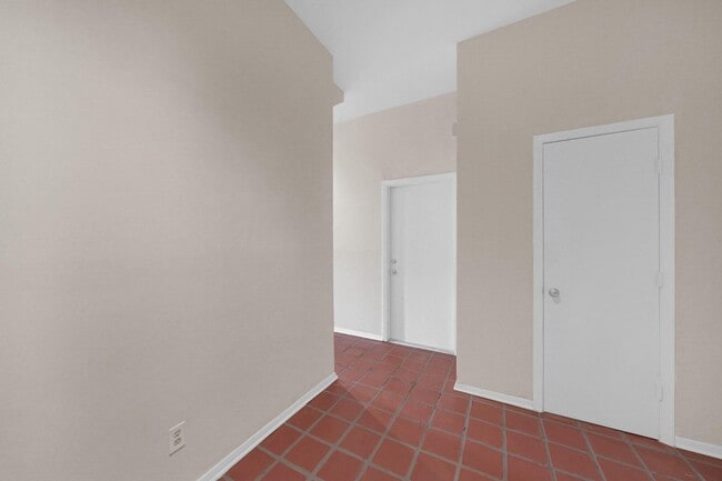 Building Photo - 59 Chelsea Blvd