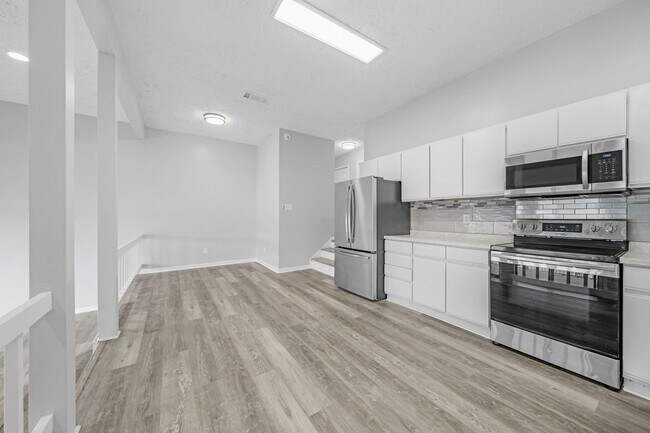 Foto del edificio - 1216 Lake View Dr