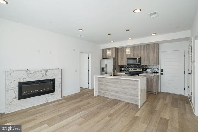 Foto del edificio - 2000 N Front St