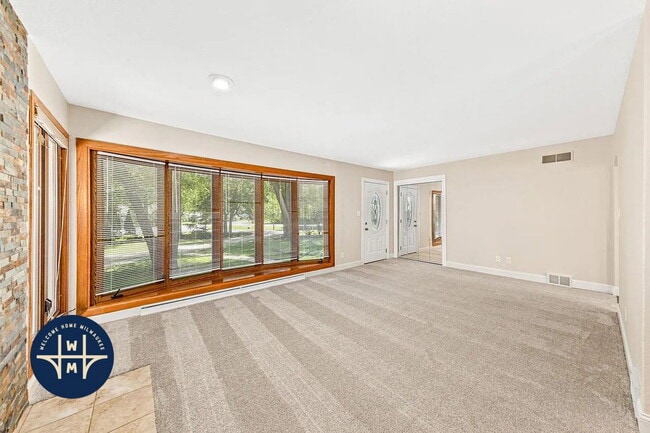 Building Photo - 12400 Elmhurst Pkwy