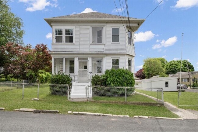 Foto del edificio - 87 Lyman Ave