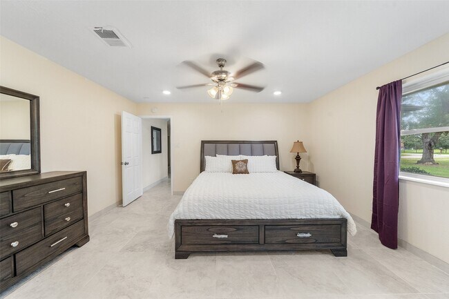Foto del edificio - 14702 Westway Ln