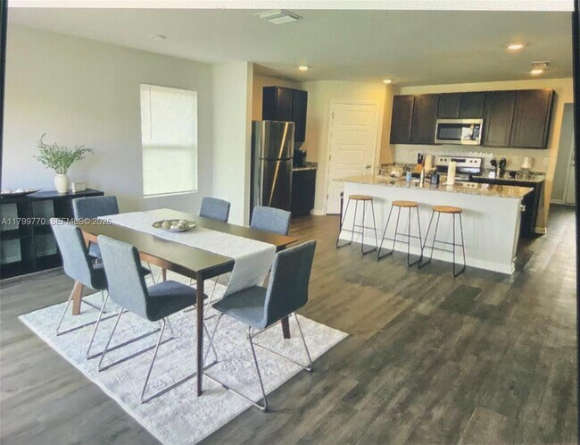 Foto del edificio - 4961 Sampler Dr