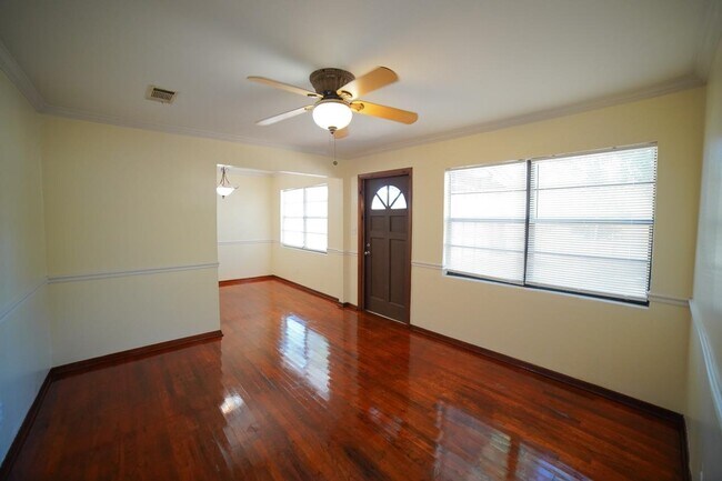 Foto del edificio - 231 Gaile Ave