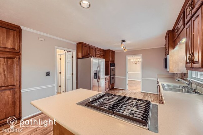 Building Photo - 5 br, 3 bath House - 847 Castle Walk Cove ...