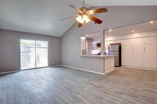Foto del edificio - 1301 Thornridge Rd