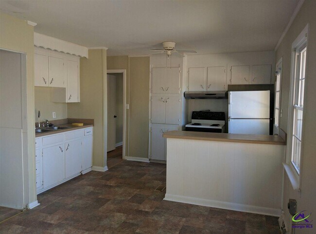 Foto del edificio - 105 Oakdale Dr