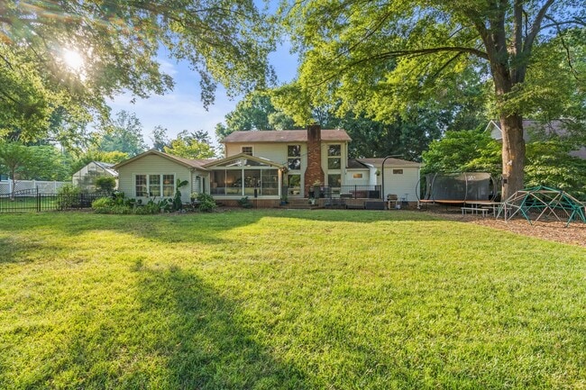 Foto del edificio - 4BR Golf Course Home in Bermuda Run with EV Charger