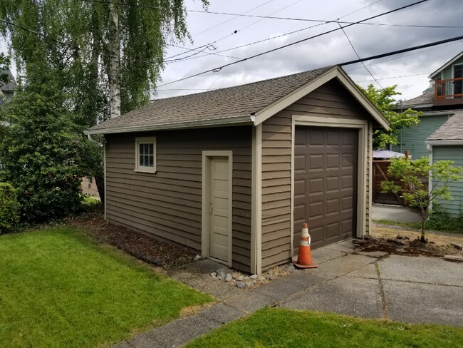Building Photo - 5516 12th Ave NE
