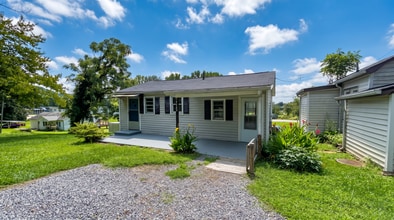 Building Photo - 134 Ideal Dr SE