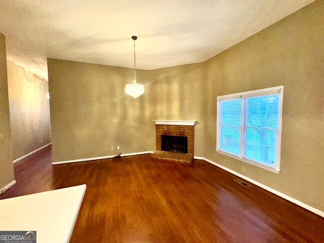 Foto del edificio - 216 Spring Hill Ct