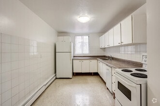 Building Photo - 235 Bay St