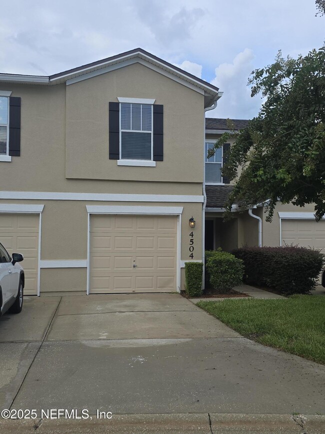 Building Photo - 1500 Calming Water Dr